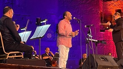 علي الحجار بـ كاجوال لأول مرة في محكى القلعة