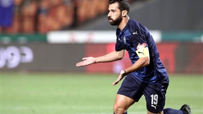 بيراميدز يقطع الطريق على الزمالك ويجدد لـ عبد الله السعيد