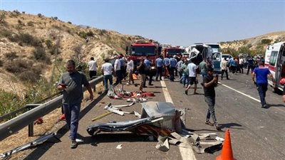 مصرع 15 شخصًا وإصابة 22 آخرين في حادث سير بتركيا