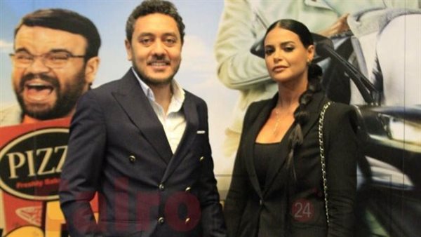 المخرج وائل فرج وخطيبته