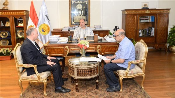 محافظ أسيوط 