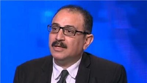  الدكتور طارق فهمي