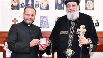 البابا تواضروس يستقبل السكرتير السابق لبابا الفاتيكان