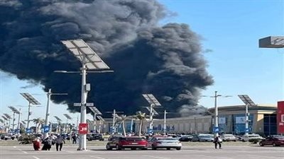 ماس كهربائي وخسائر بسيطة.. محافظ الإسكندرية يكشف تفاصيل حريق كارفور وأعداد المصابين