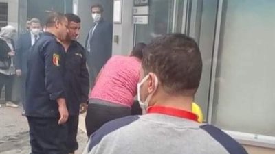 السيطرة على حريق داخل بنك في وسط البلد | صور