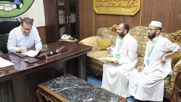 جانب من لقاء محافظ