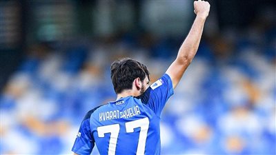 نابولي يفوز على مونزا برباعية في الدوري الإيطالي 