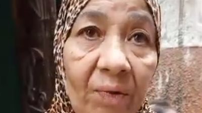 شاهدة عيان على انهيار عقار بحدائق القبة: الأم ماتت وهي حاضنة أطفالها تحت الأنقاض | بث مباشر