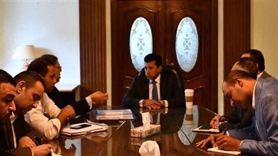 وزير الرياضة يضع خارطة تطوير الكرة.. وعقد شراكة بين اتحاد الكرة ورابطة الأندية | بث مباشر