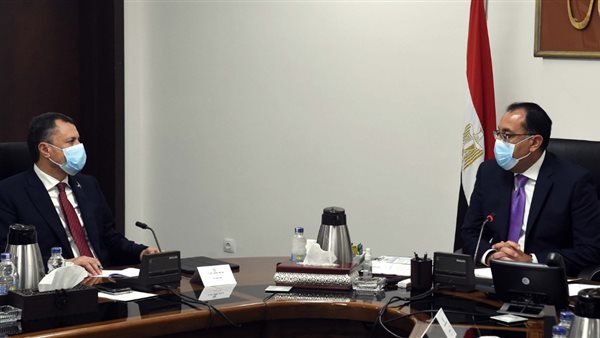 رئيس الوزراء يلتقى