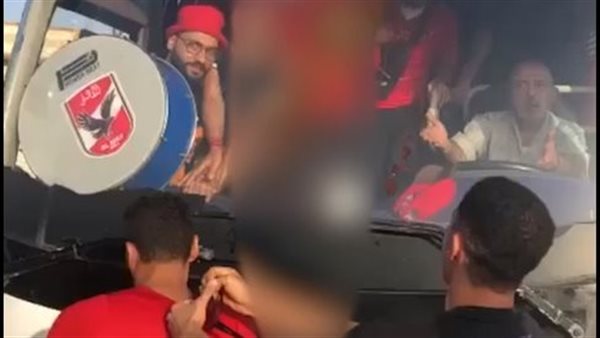 إلقاء الحجارة على