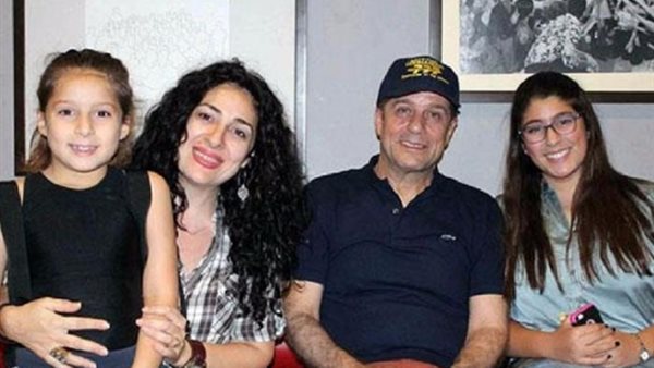 شريف منير وزوجته