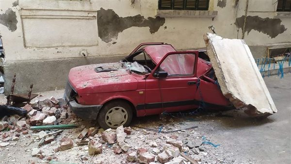 تحطم سيارة فى انهيار