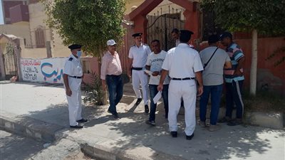 جهاز العاشر من رمضان يصدر 20 قرارًا بـ غلق وتشميع وإزالة مخالفات بالمدينة 