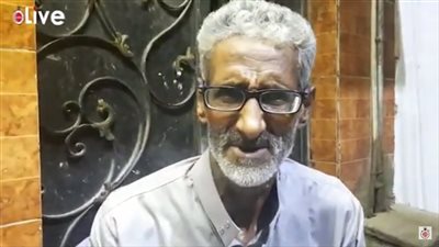 صاحب مخبز بالوادي الجديد يوزع خبزا على المواطنين بالمجان عقب فوز الزمالك بالدوري | فيديو