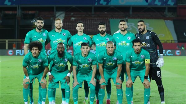 لاعبو بيراميدز -