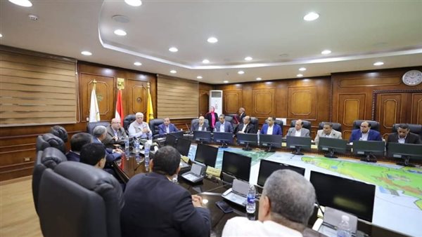 جانب من مجلس الجامعة