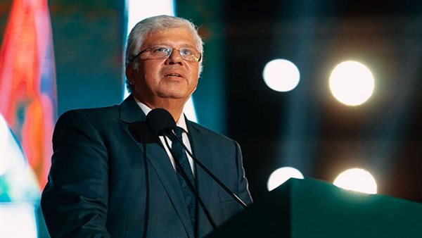 الدكتور أيمن عاشور،