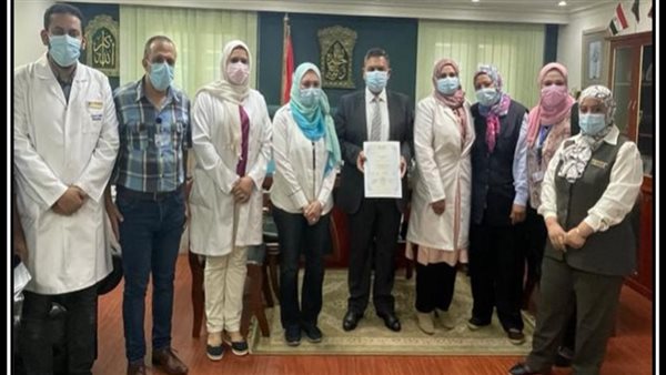 وزير الطيران يهنئ