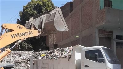 محافظ المنيا يوجه بتكثيف الحملات الميدانية لرفع كفاءة منظومة النظافة ودعم الإنارة