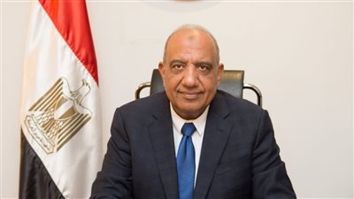 وزير قطاع الأعمال العام يتابع موقف مشروعات شركات القابضة للسياحة والفنادق