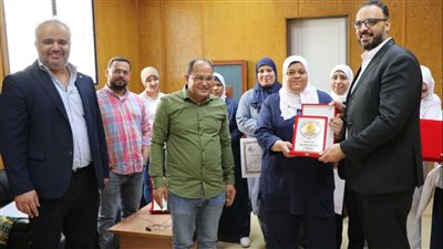 تكريم فريق طبي أجرى جراحة ناجحة لمريض إيدز بمستشفى النصر بحلوان | أسماء