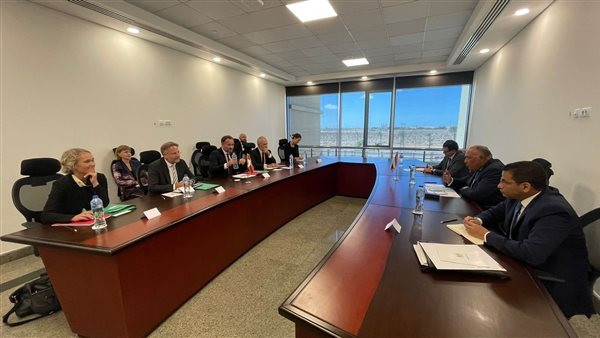 وزير الخارجية ووزير