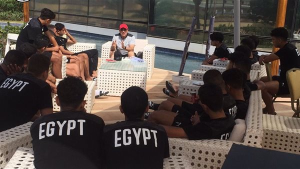 جلسة وهبة مع لاعبي