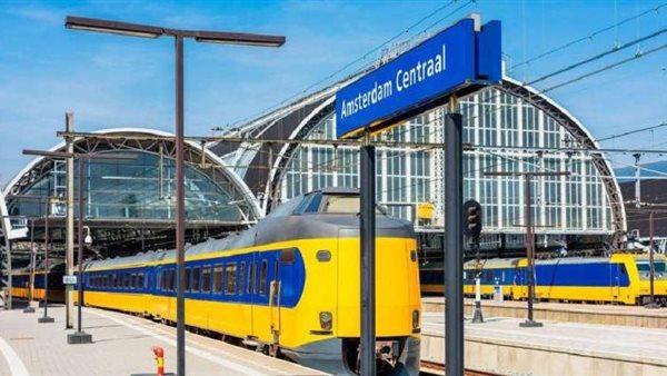  السكك الحديدية في