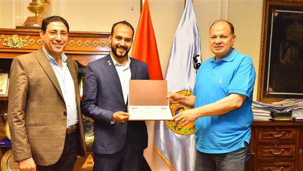 محافظ أسيوط