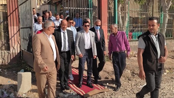 وزير الشباب في نادي