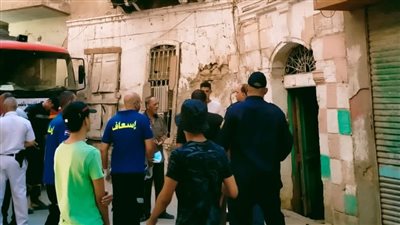 انهيار جزئي بعقار في شارع بالجيرة | صور