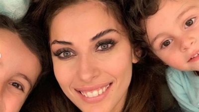 أم لـ3 أطفال.. الكشف عن هوية رفيقة جورج الراسي بعد وفاتهما بحادث سير |صور