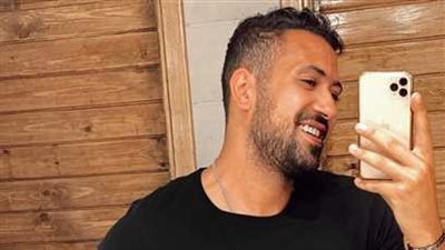 انتقادات لفتيات سوهاج بسبب البلوجر عمرو راضي: اتلزقوا فيه ولا كأنه جوزهم | فيديوجراف