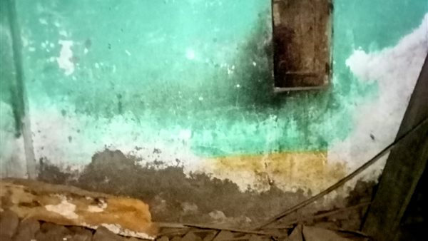 انهيار حائط منزل