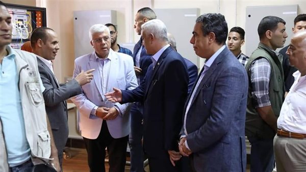 الدكتور أيمن عاشور