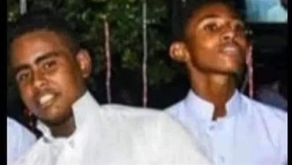 أحد الشابين الذي