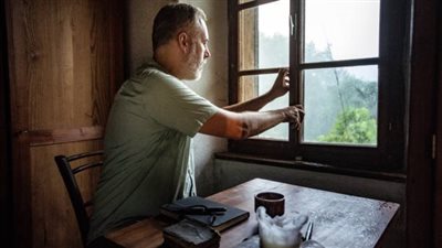 هل يفضل إبقاء النوافذ مفتوحة أو مغلقة أثناء ارتفاع درجات الحرارة؟