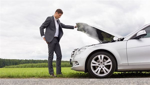 سخونة سيارة على الطريق