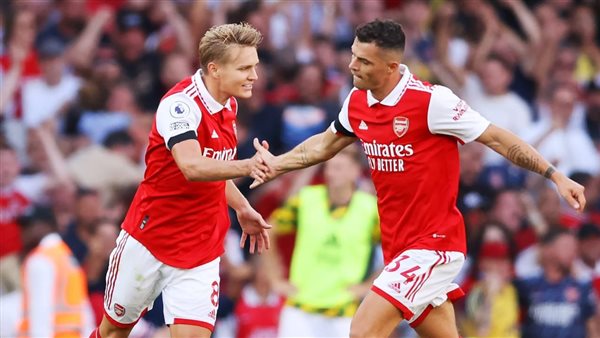 لاعبا أرسنال 