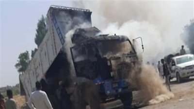 اندلاع حريق في تريلا على صحراوي سوهاج.. والحماية المدنية تسيطر عليه دون إصابات 