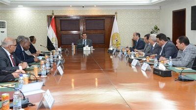 وزير التنمية المحلية يبحث مع وفد حكومي من مدغشقر التعاون في الملفات المشتركة