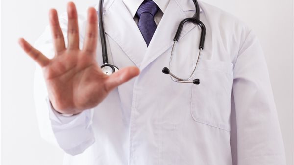 طبيب - تعبيرية 