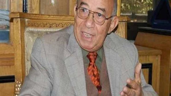 الكاتب حسين عبد الرازق