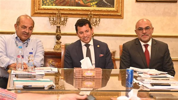 اجتماع وزير الرياضة