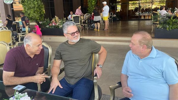 ميكالي وشوقي غريب