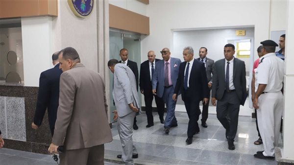 وزير القوى العاملة