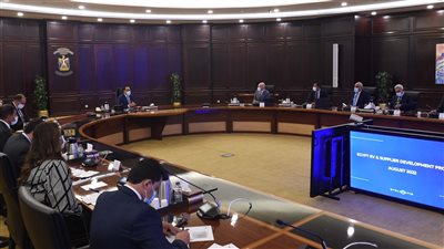 رئيس الوزراء يستعرض مع مسئولي شركة ستيلانتس العالمية الدراسات الخاصة بتوسع الأنشطة الصناعية لها بمصر 