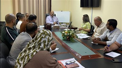 رئيس مياه القناة يلتقي رؤساء نقابات عمال السويس والإسماعيلية وبورسعيد