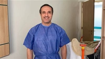 بعد صورته في المستشفى.. شريف مدكور يطمئن جمهوره: كنت بعمل فحص روتيني 